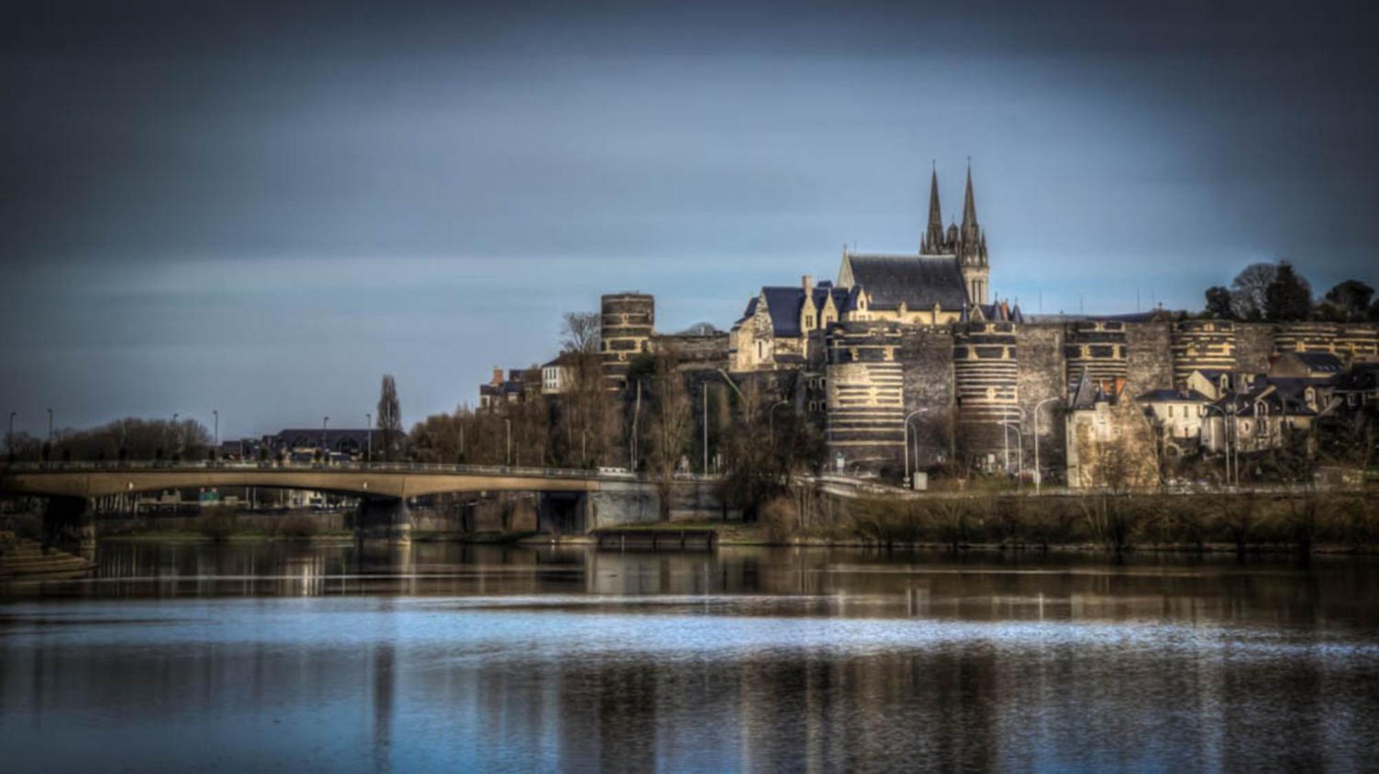 Suite Toussaint - Calme & Authentique Angers Exterior photo